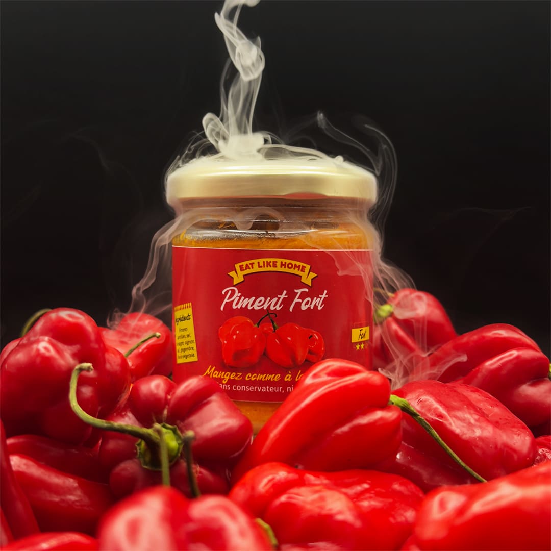 Le Piment Fort 170g vue face sur des piments