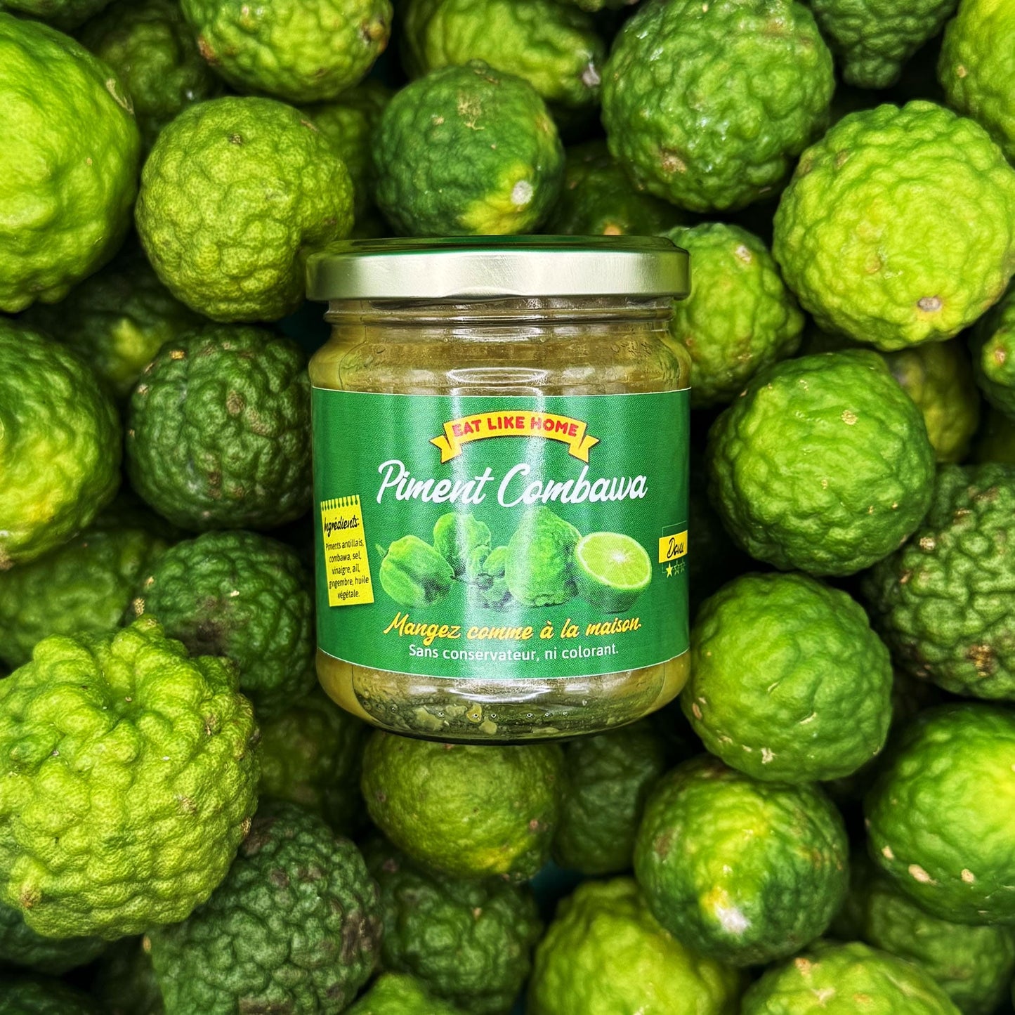 Le Piment Combava Vert 170g vue de face sur du combawa vert